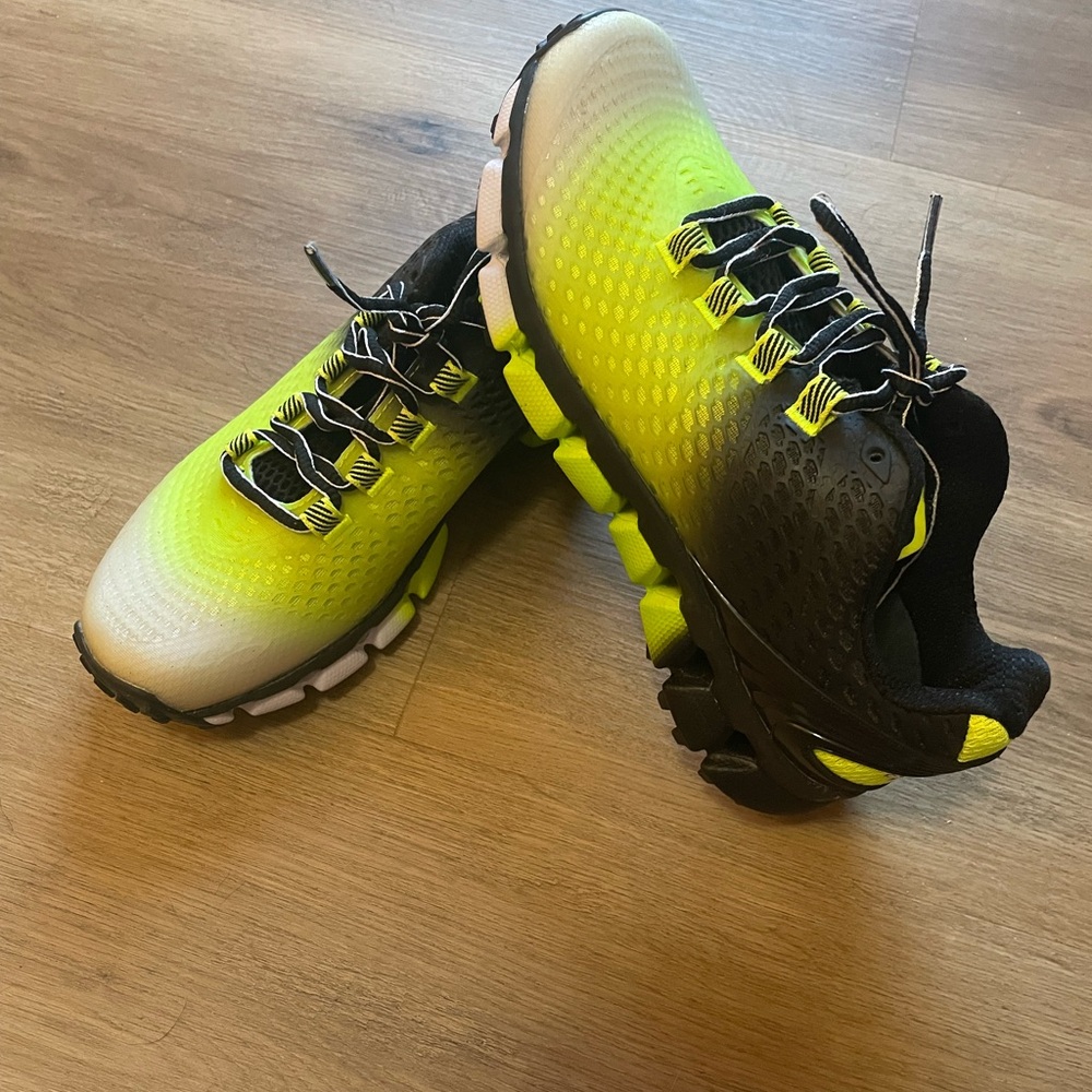 Kids Gradient Black and Yellow turf Shoes